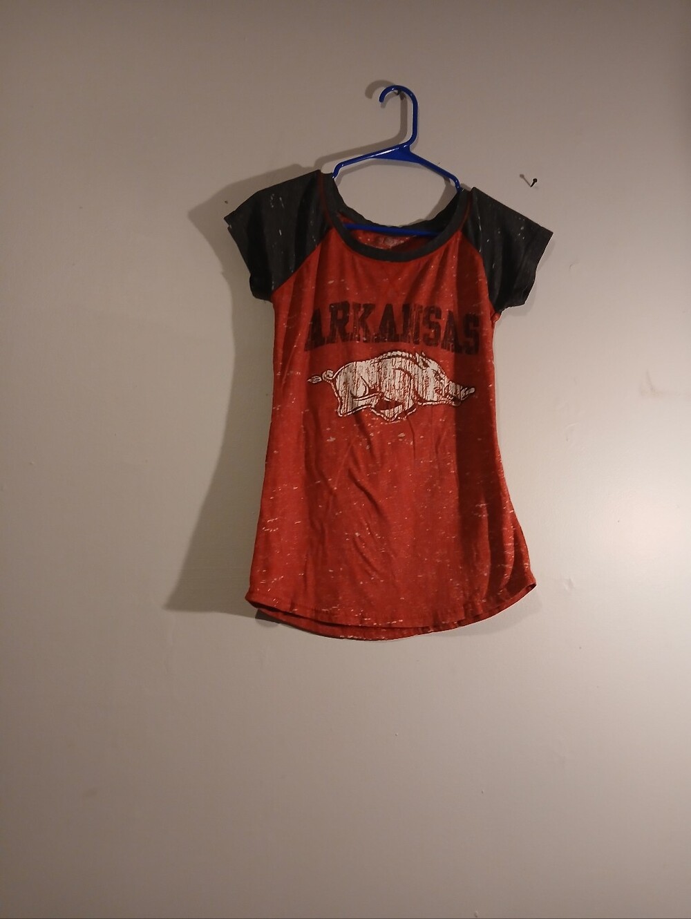 Arkansas Razorbacks Graphic Raglan Tee. Ladies Size Medium. - Picture 2 of 7